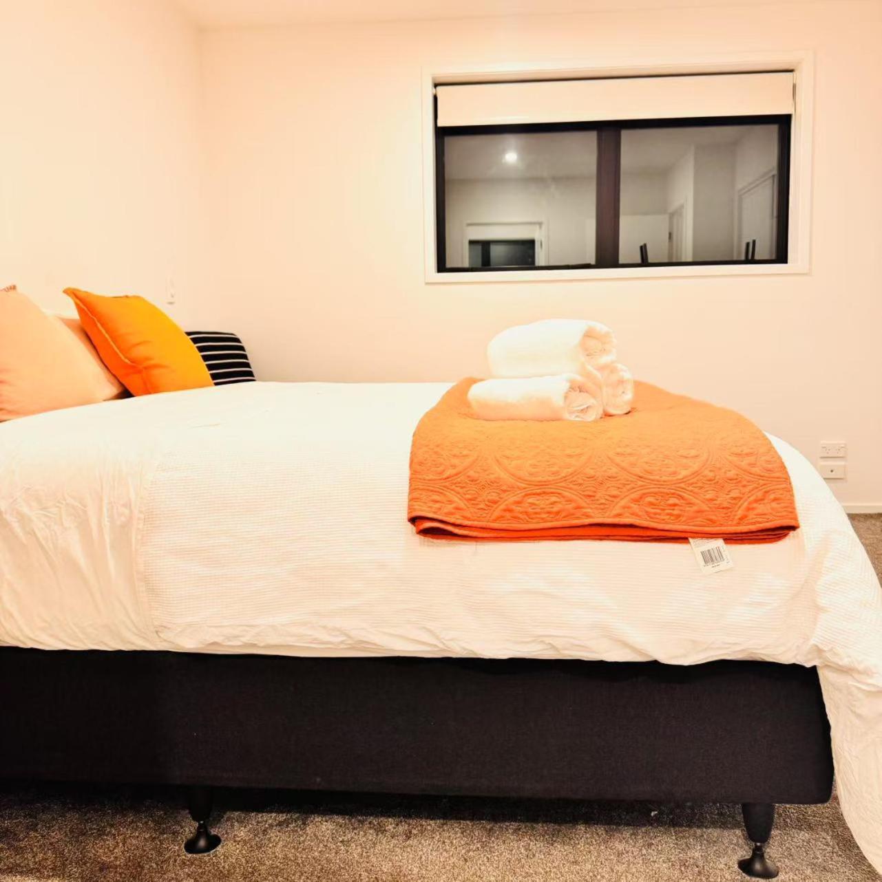 Elite Escape-luxury Townhouse Center, Chc Apartment Christchurch