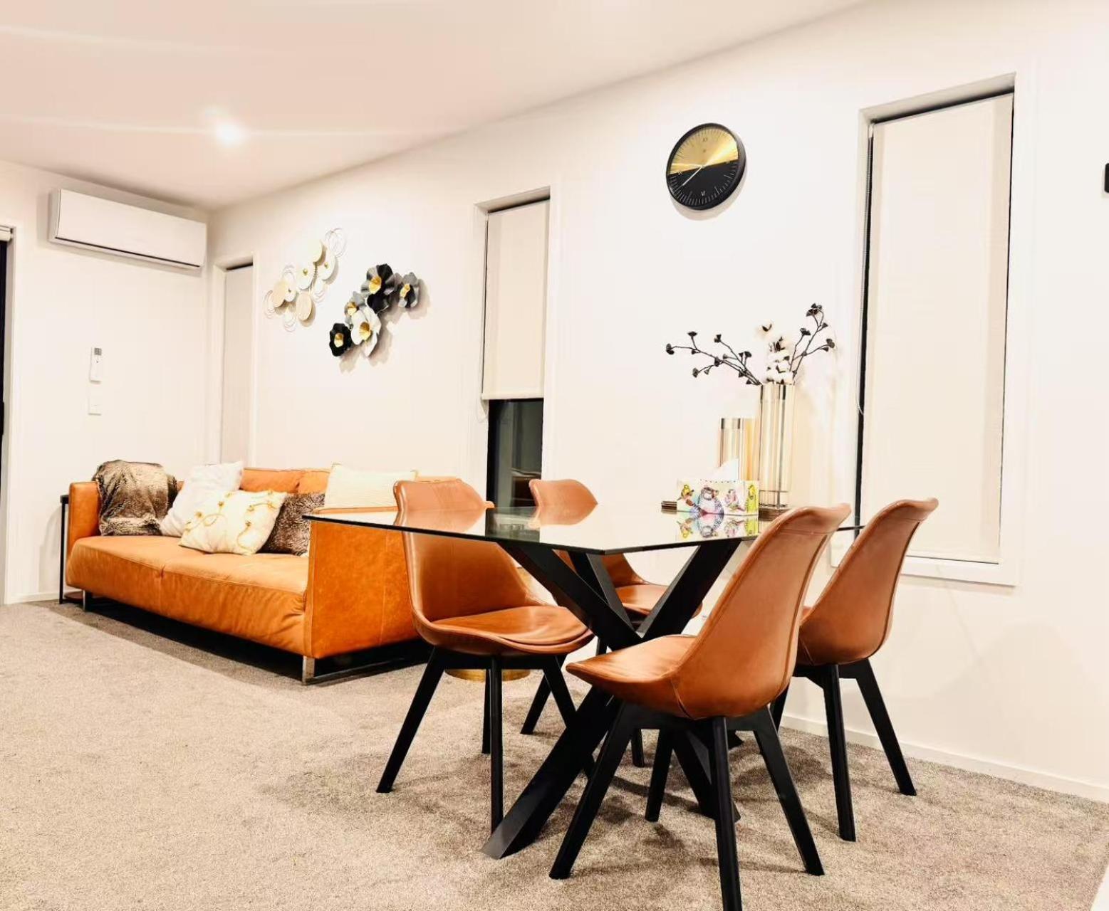 Apartment Elite Escape-luxury Townhouse Center, Chc